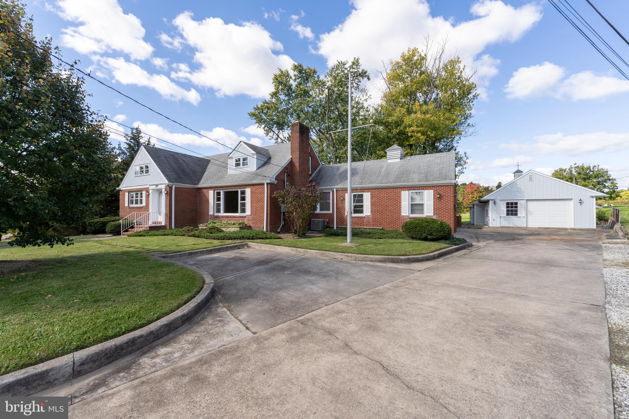 4747 Ridge Rd