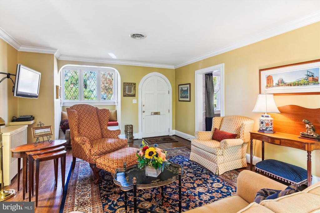 703 Stoneleigh Rd
