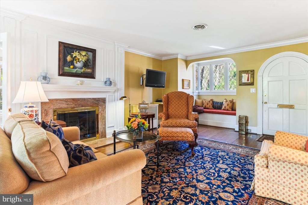 703 Stoneleigh Rd