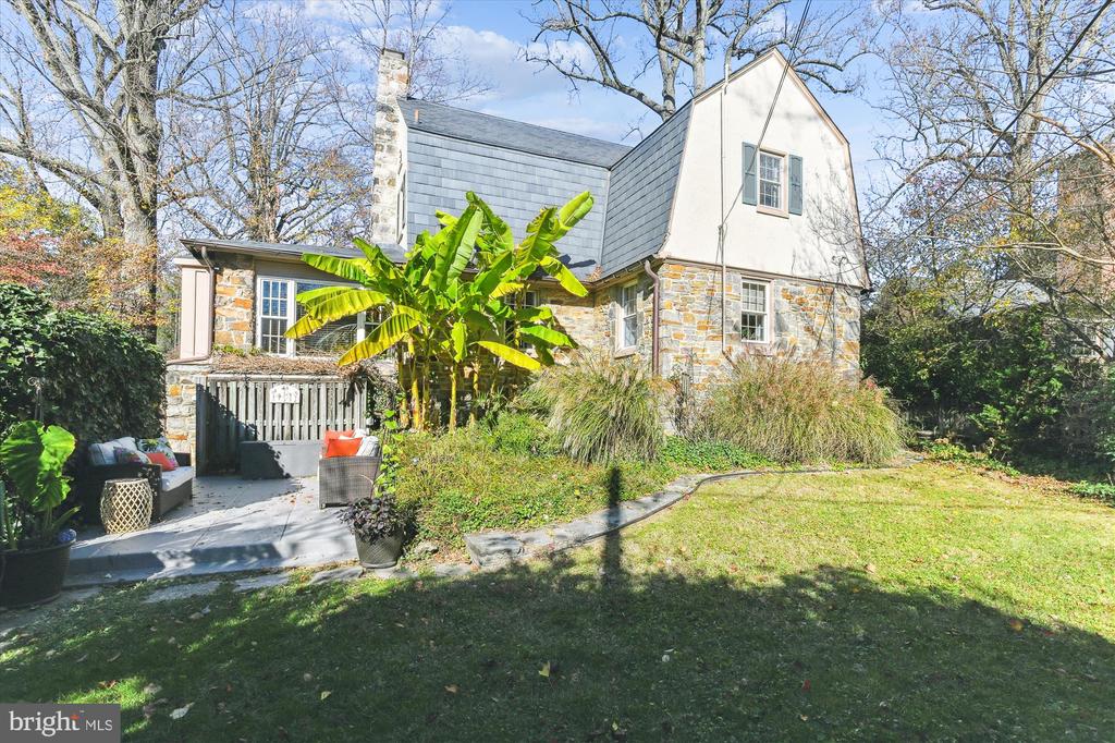 703 Stoneleigh Rd