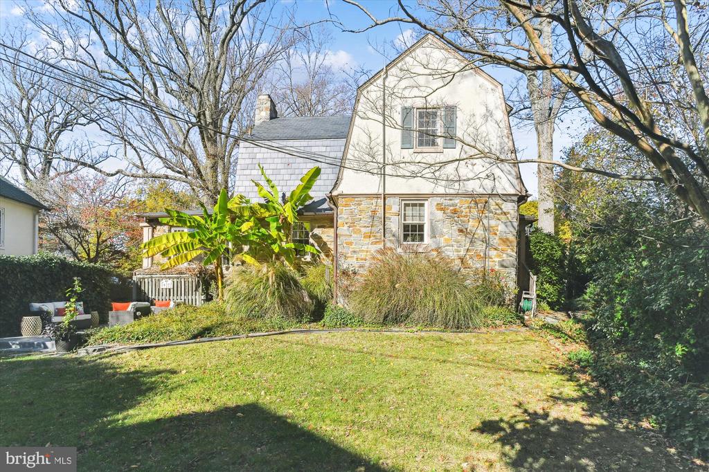 703 Stoneleigh Rd