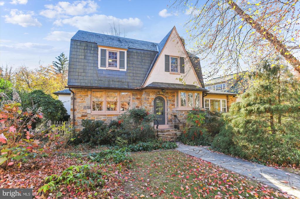 703 Stoneleigh Rd