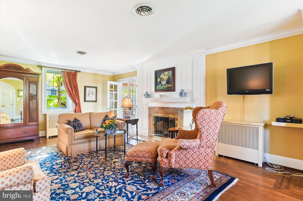 703 Stoneleigh Rd