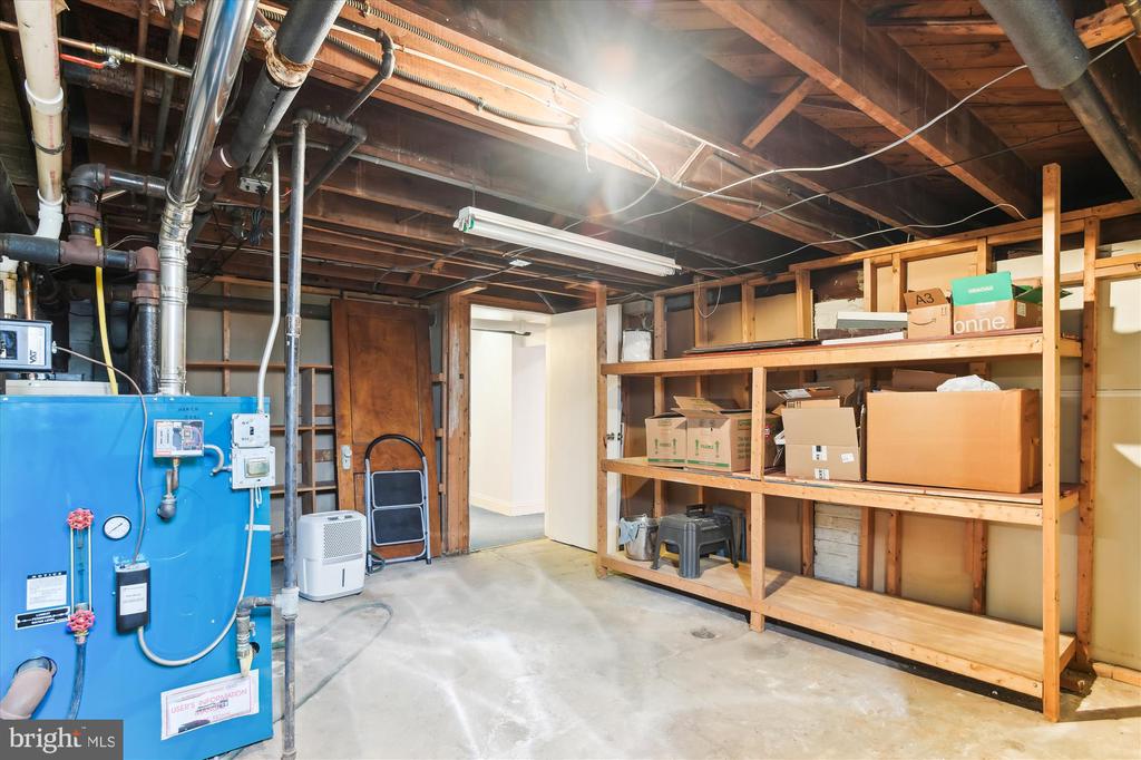 703 Stoneleigh Rd