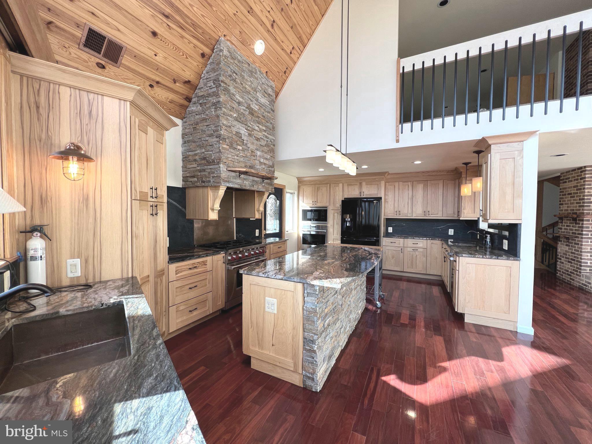 12889 EAGLES VIEW RD