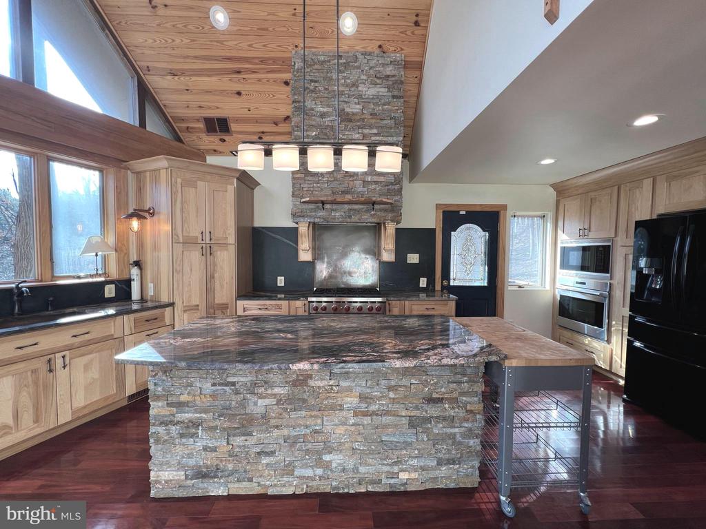 12889 EAGLES VIEW RD