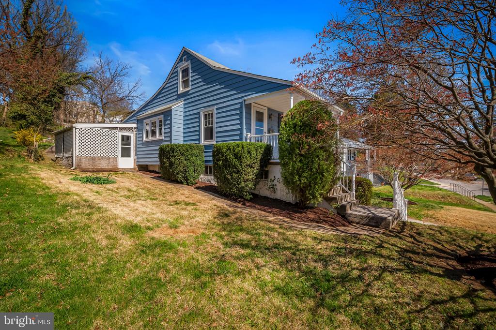 1208 Overbrook Rd