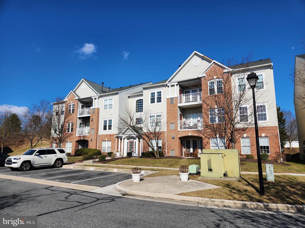5124 BRIGHTLEAF COURT 5124
