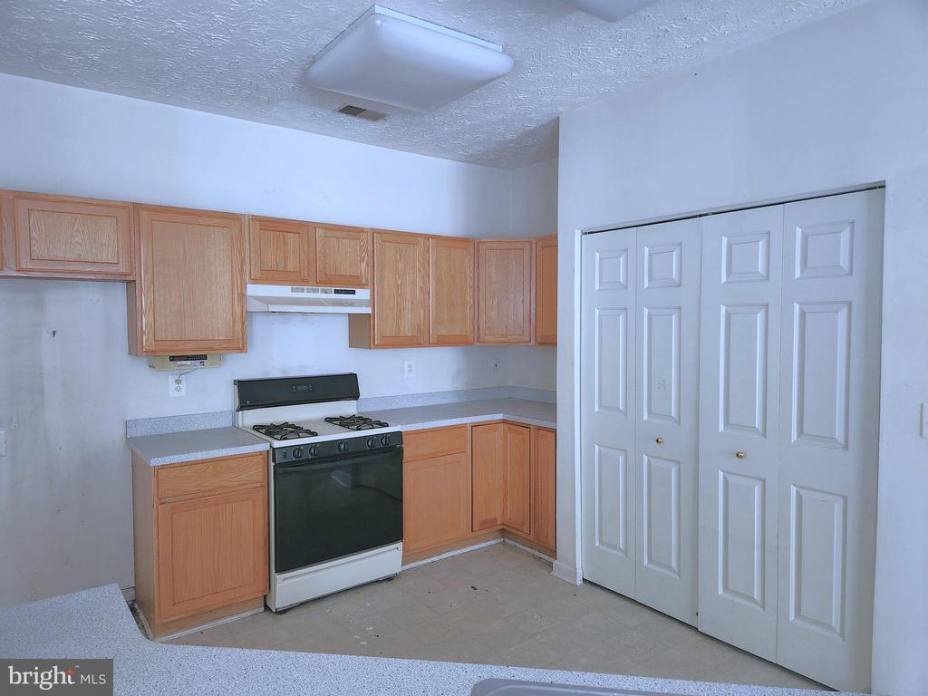 5124 BRIGHTLEAF COURT 5124