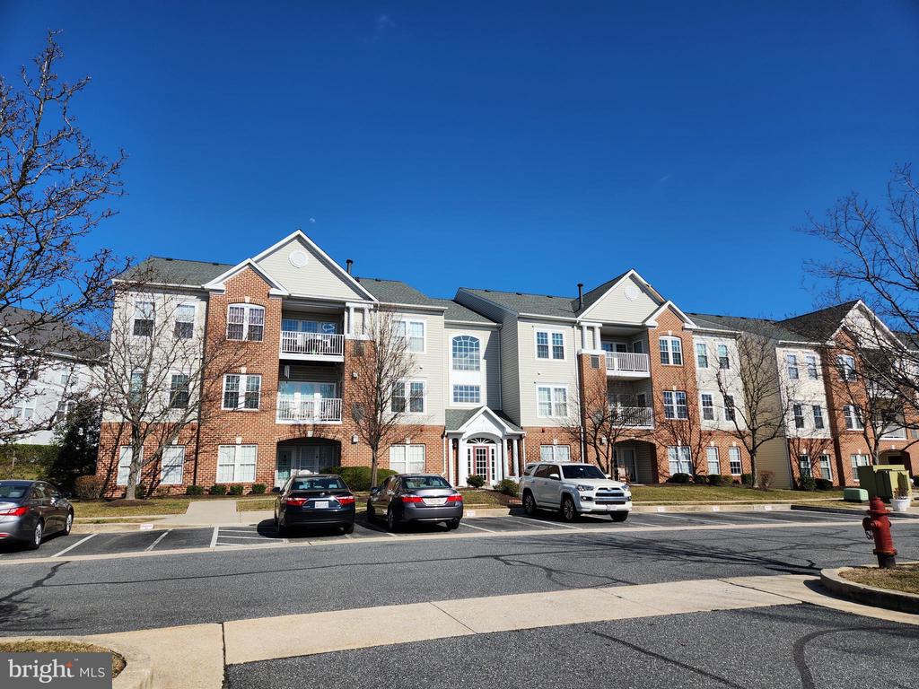 5124 BRIGHTLEAF COURT 5124