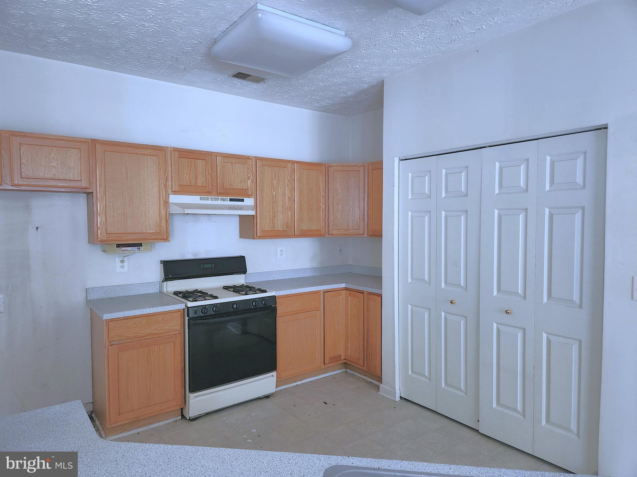 5124 BRIGHTLEAF COURT 5124