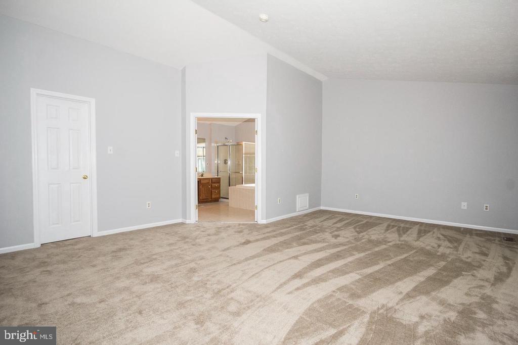 1212 WALNUTWOOD