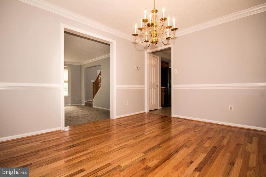 1212 WALNUTWOOD