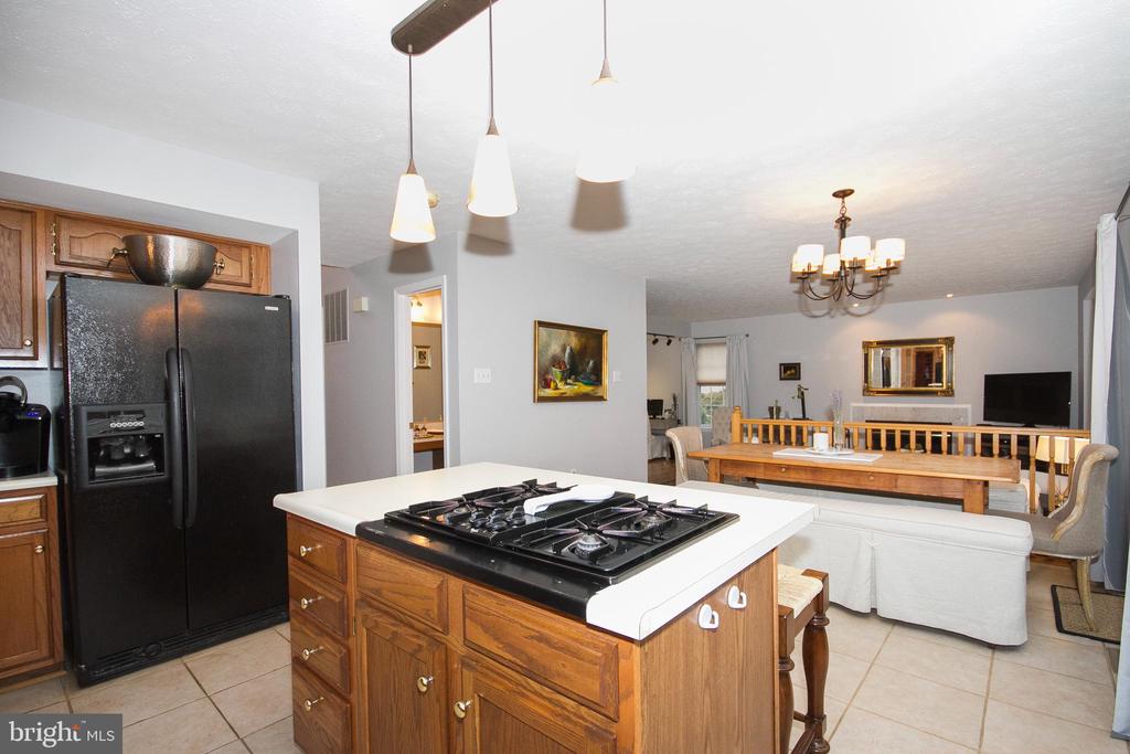 1212 WALNUTWOOD