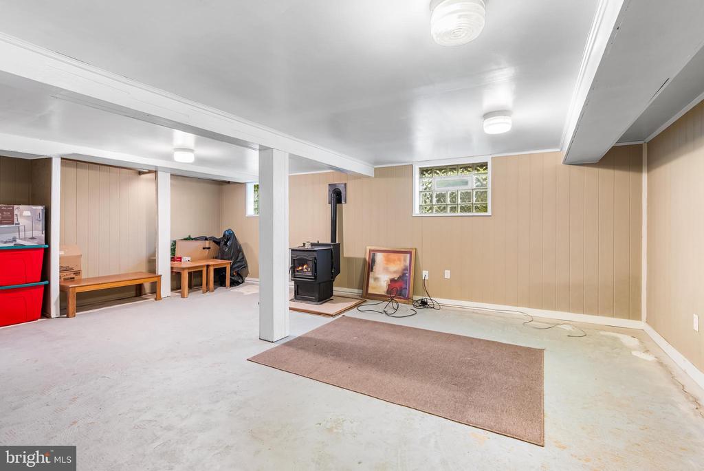 1822 Clearwood Rd