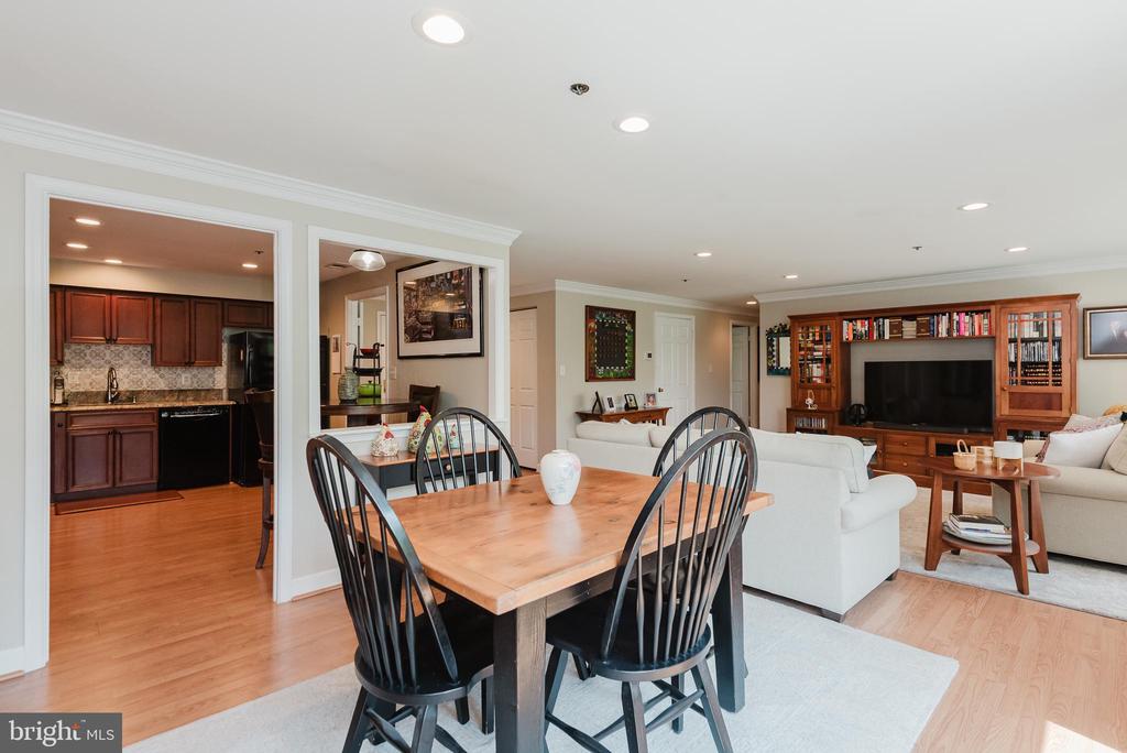 1 SOUTHERLY COURT 601