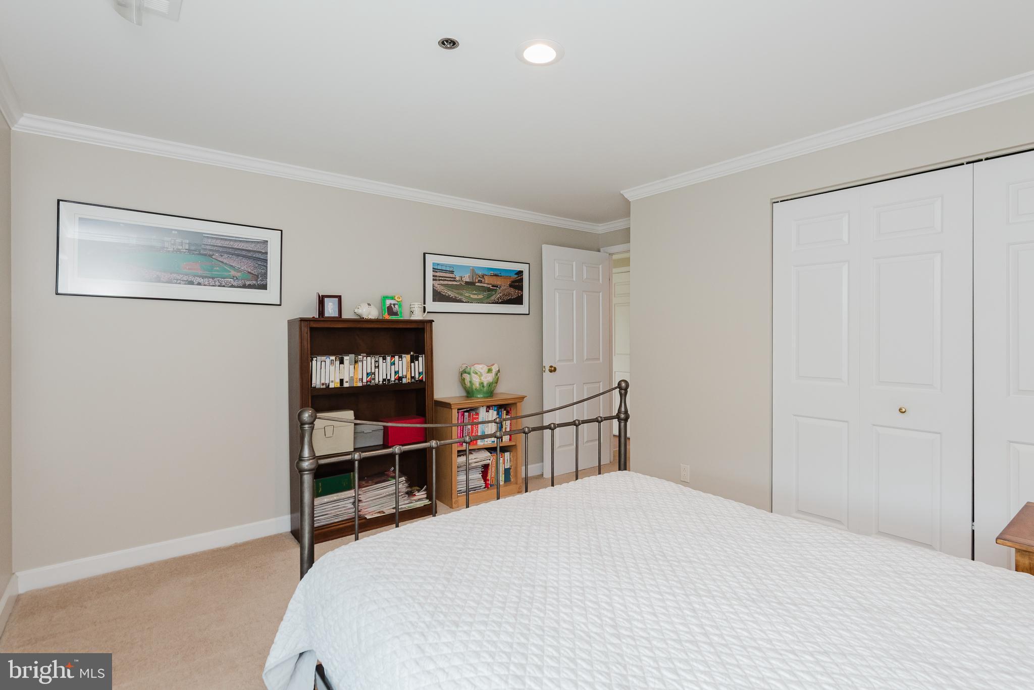 1 SOUTHERLY COURT 601