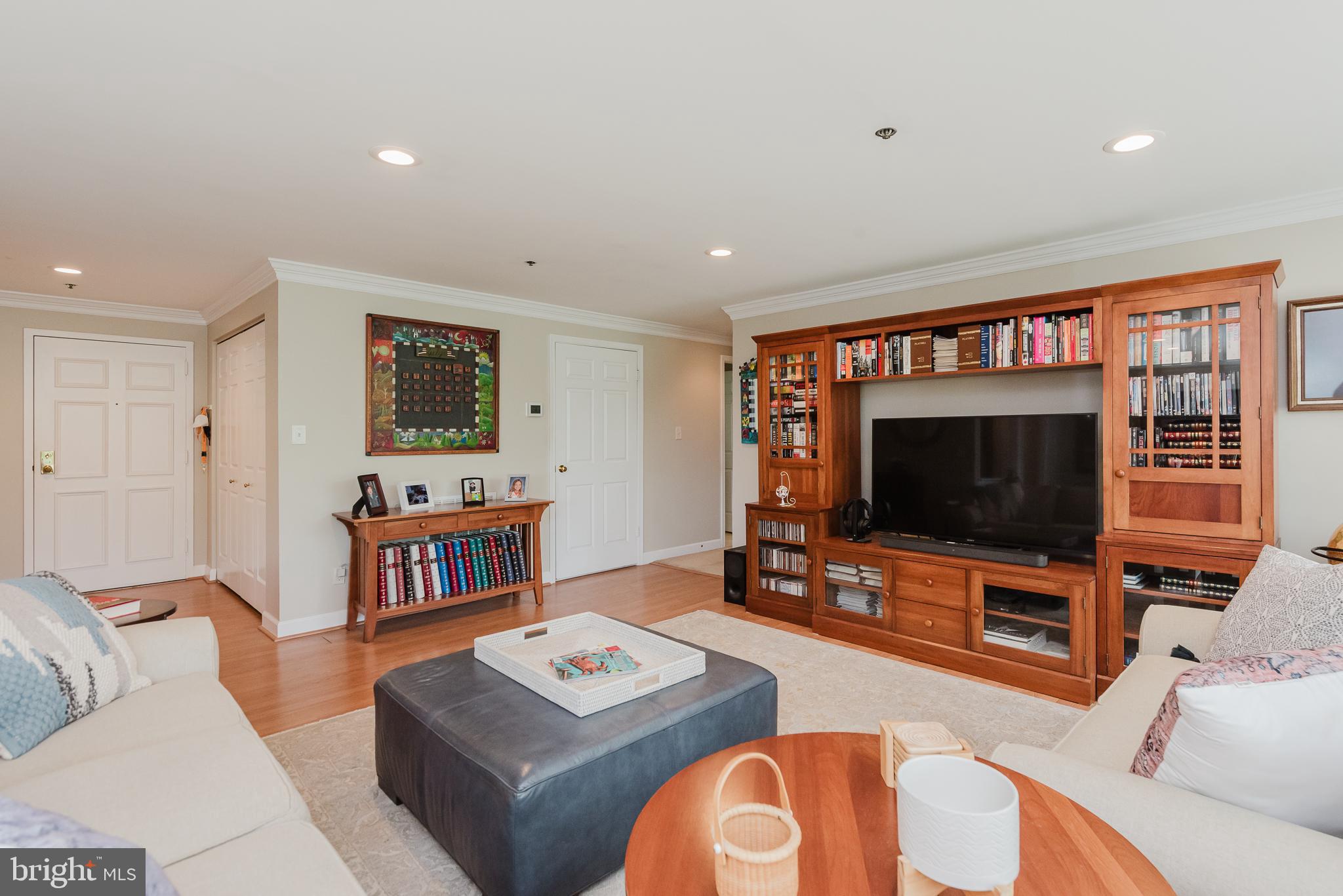 1 SOUTHERLY COURT 601