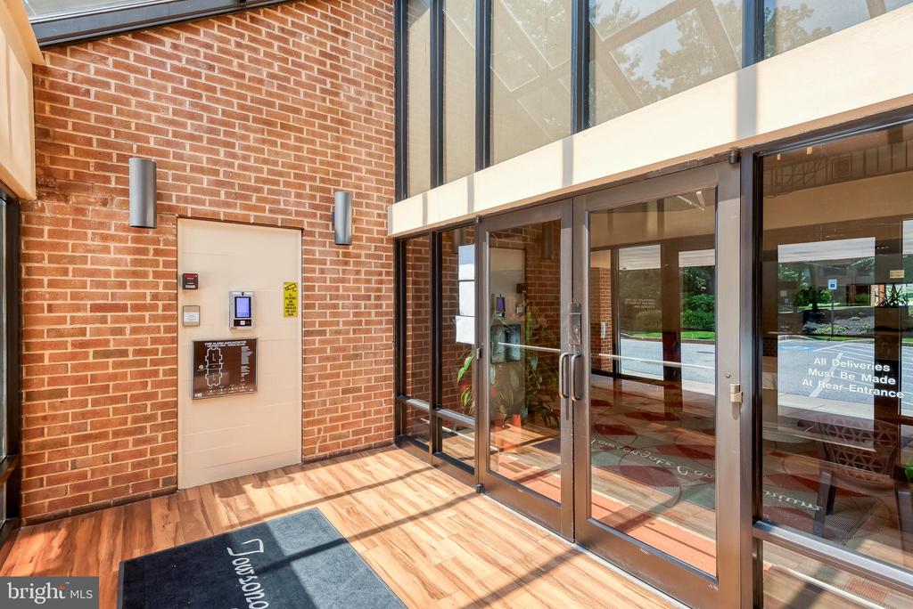 1 SOUTHERLY COURT 601