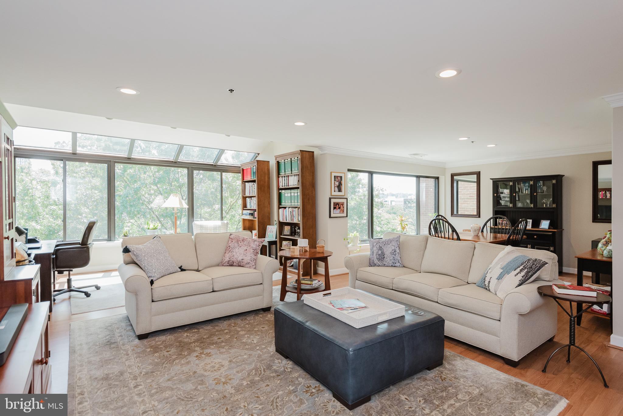 1 SOUTHERLY COURT 601