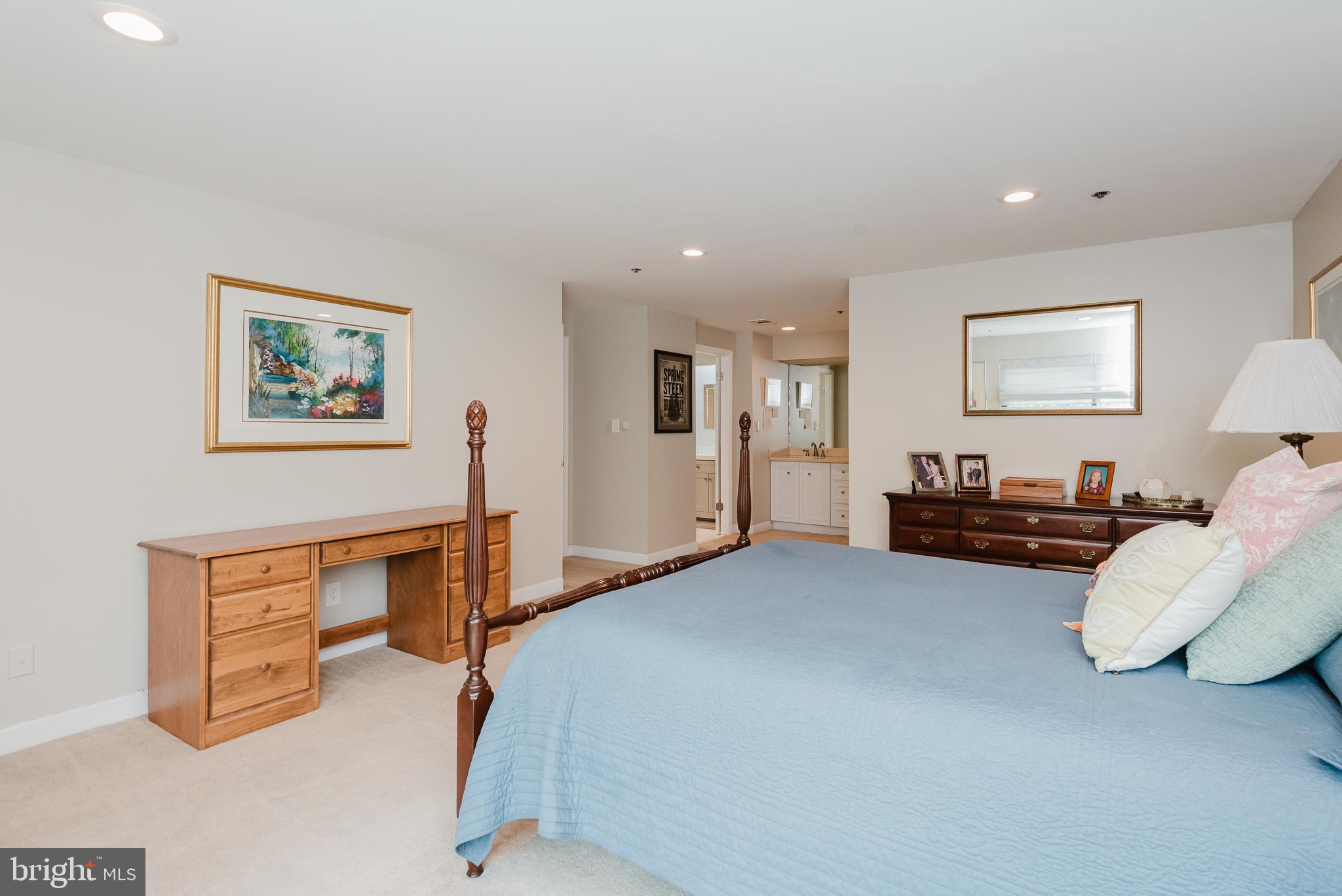 1 SOUTHERLY COURT 601