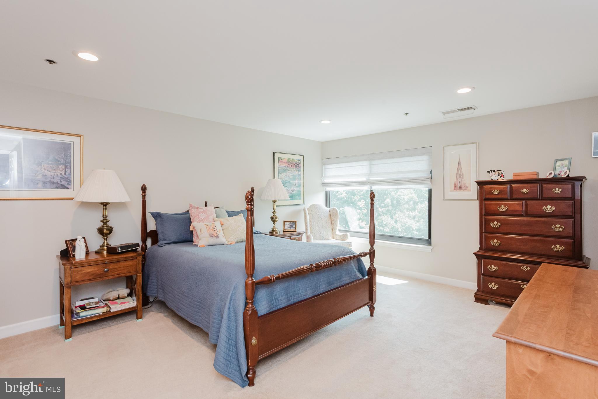 1 SOUTHERLY COURT 601