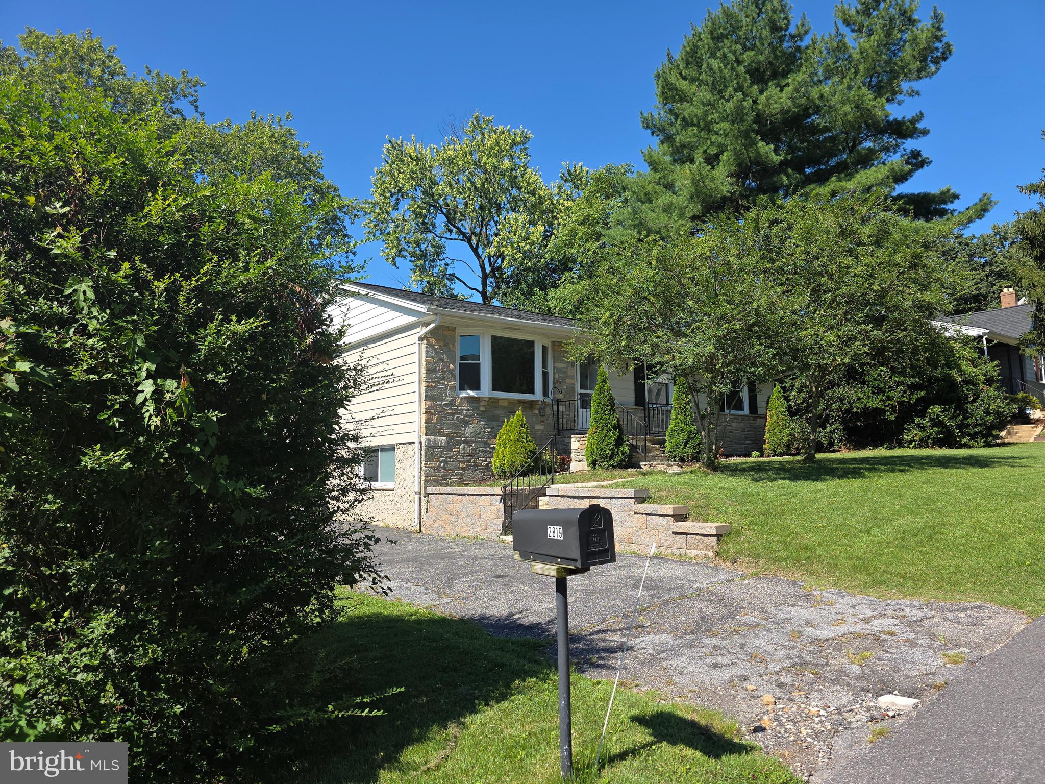 2819 SUPERIOR AVENUE