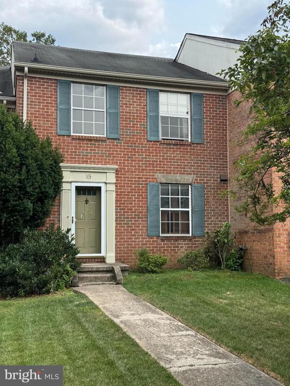 15 BALLYHAUNIS COURT