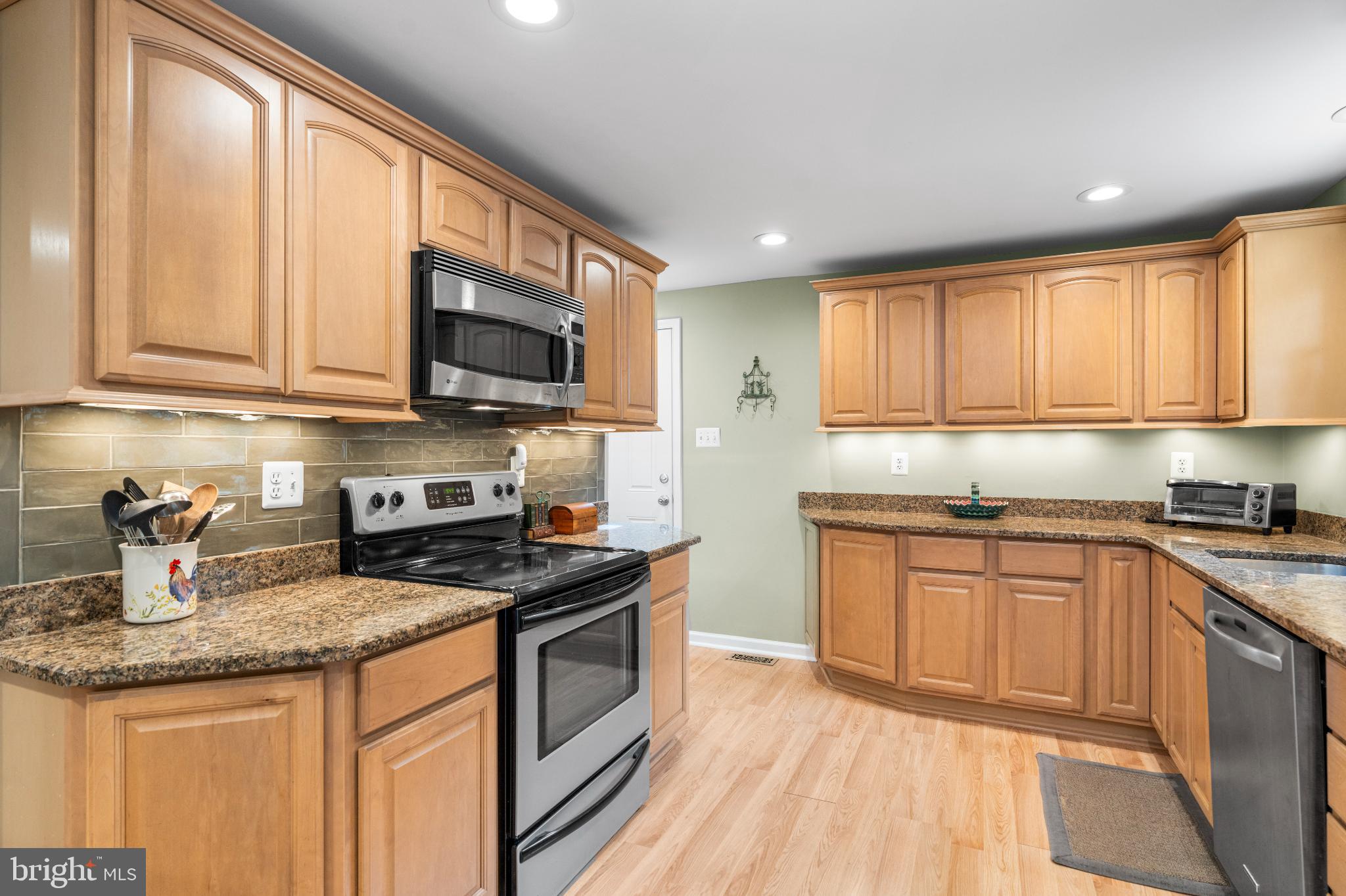 2601 MEADOWLAND COURT