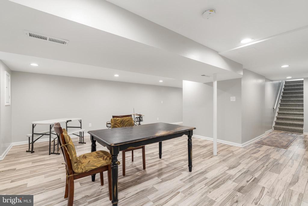 2601 MEADOWLAND COURT