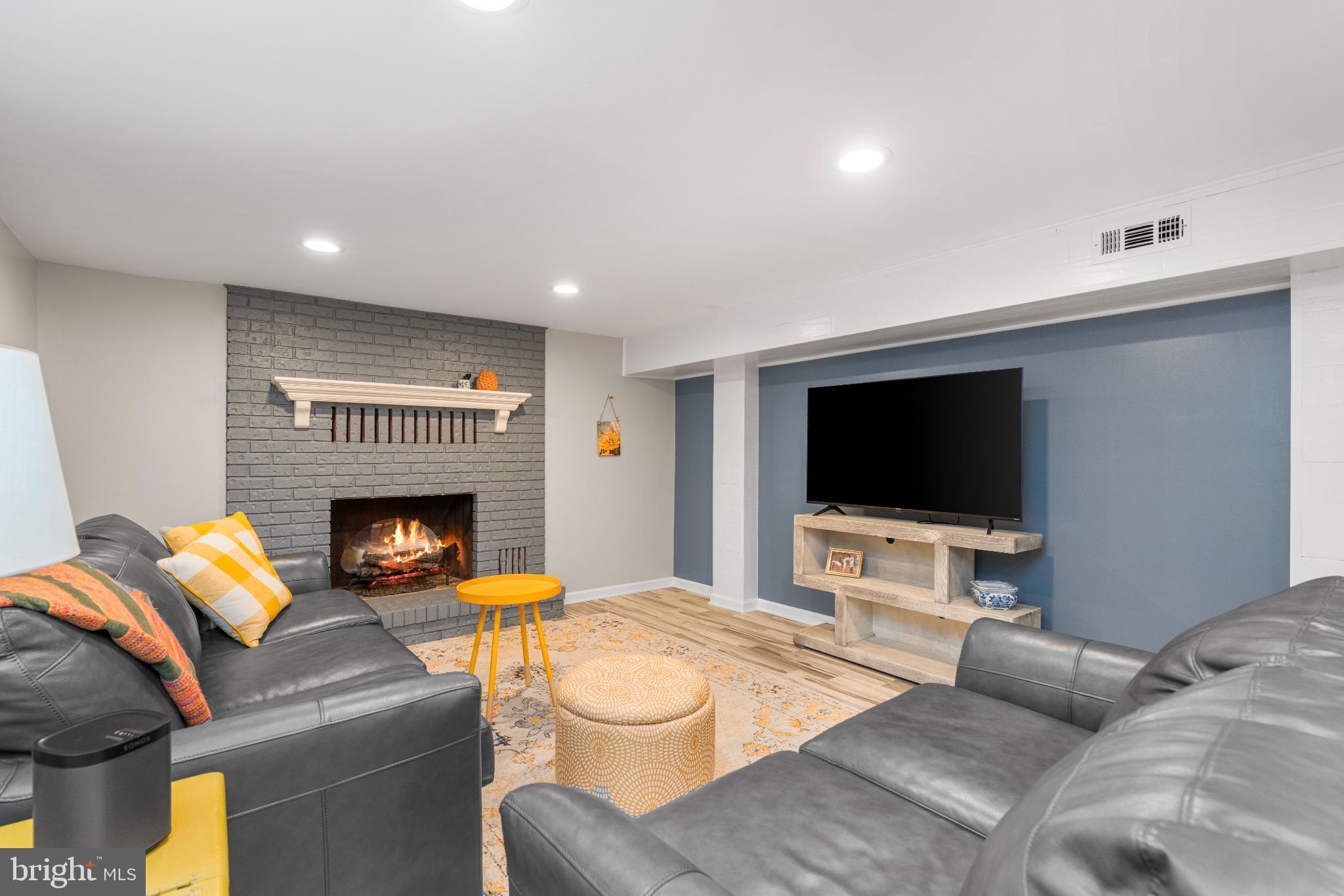 2601 MEADOWLAND COURT