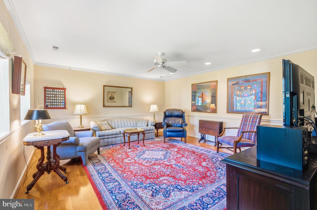 10 BANDON COURT 302
