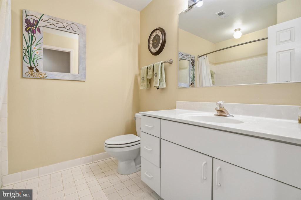 10 BANDON COURT 302