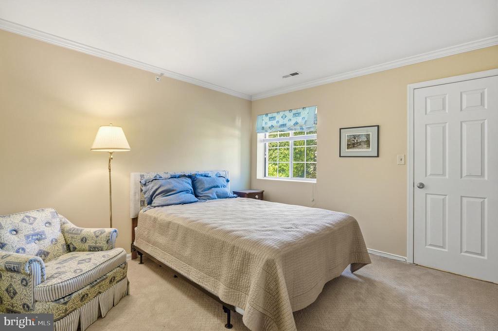 10 BANDON COURT 302