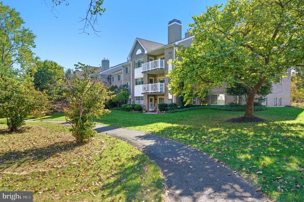10 BANDON COURT 302