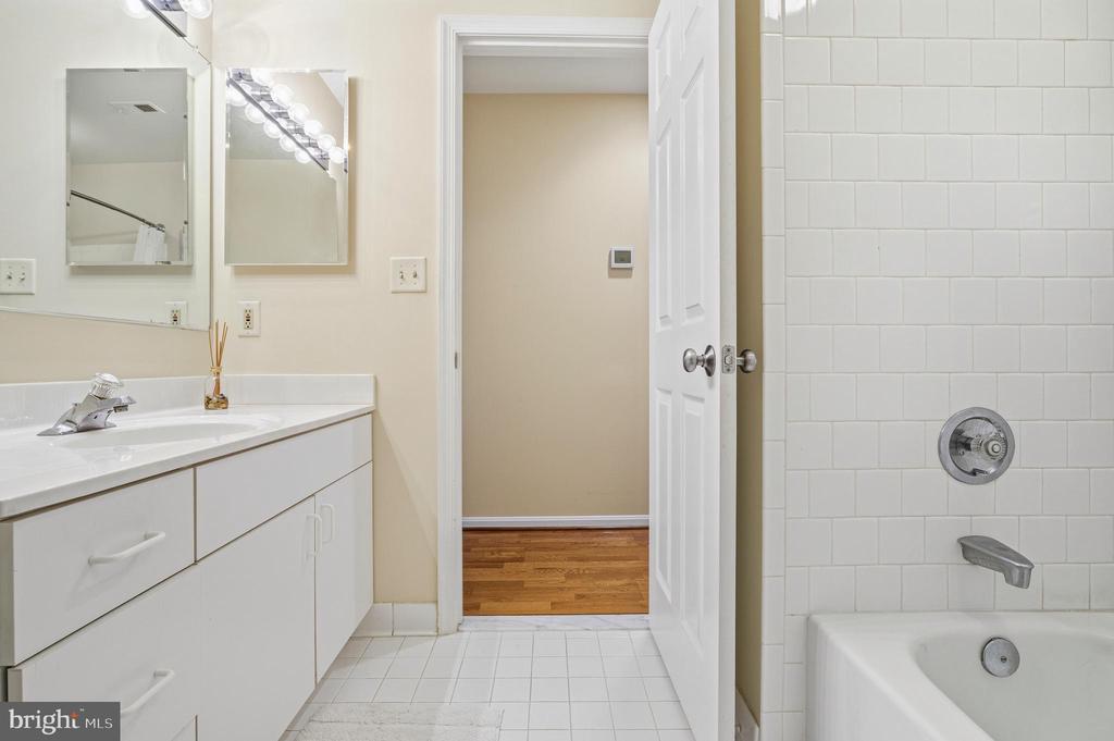 10 BANDON COURT 302