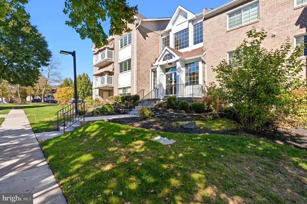 10 BANDON COURT 302