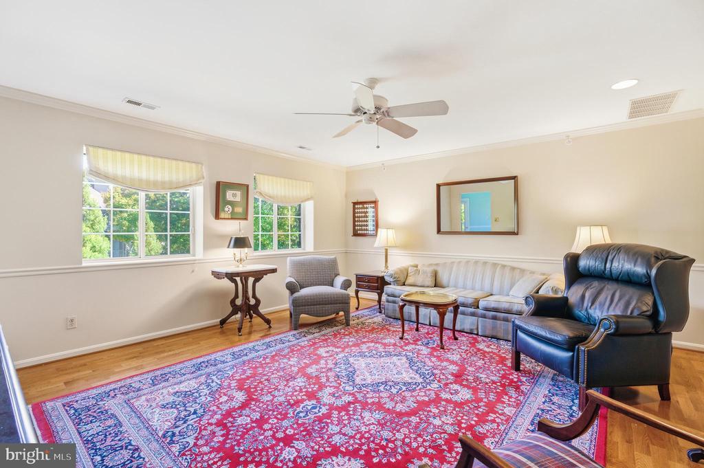 10 BANDON COURT 302