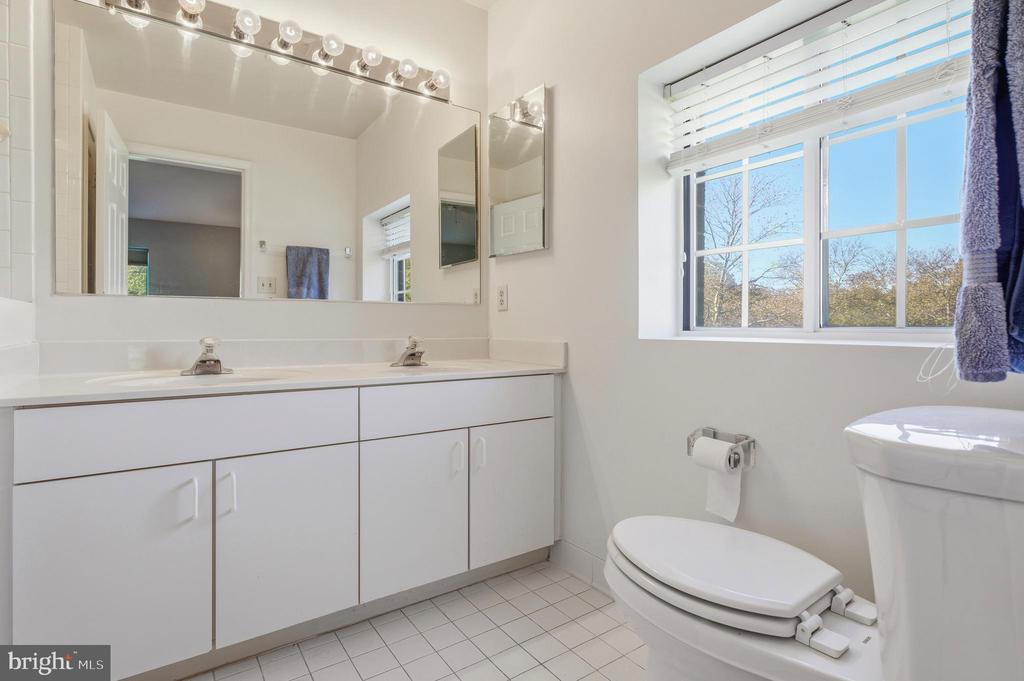 10 BANDON COURT 302