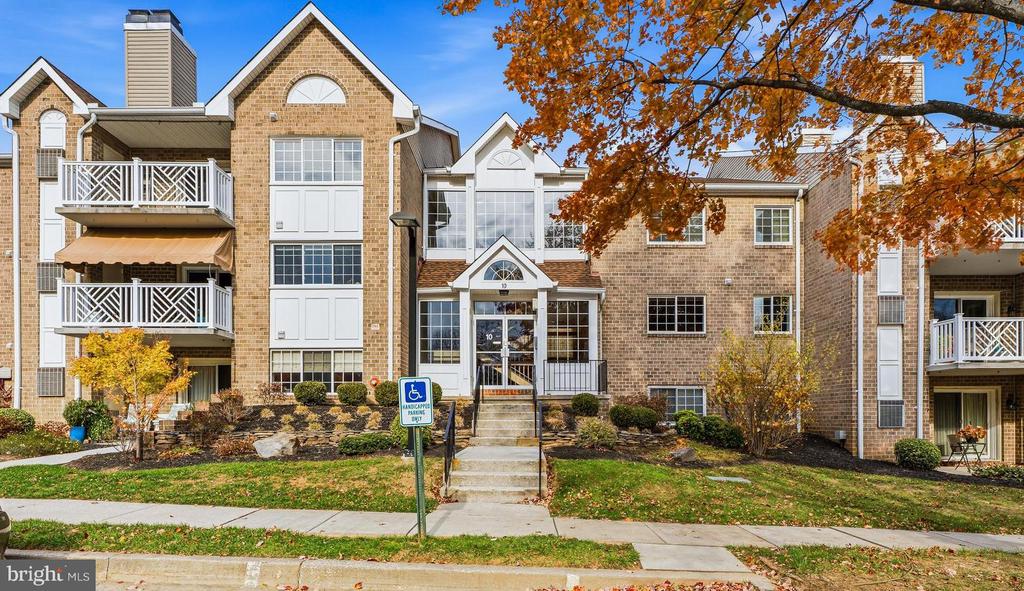 10 BANDON COURT 301