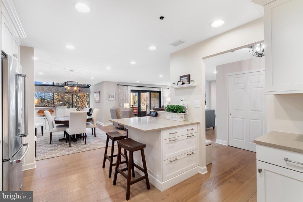 2 SOUTHERLY COURT 302