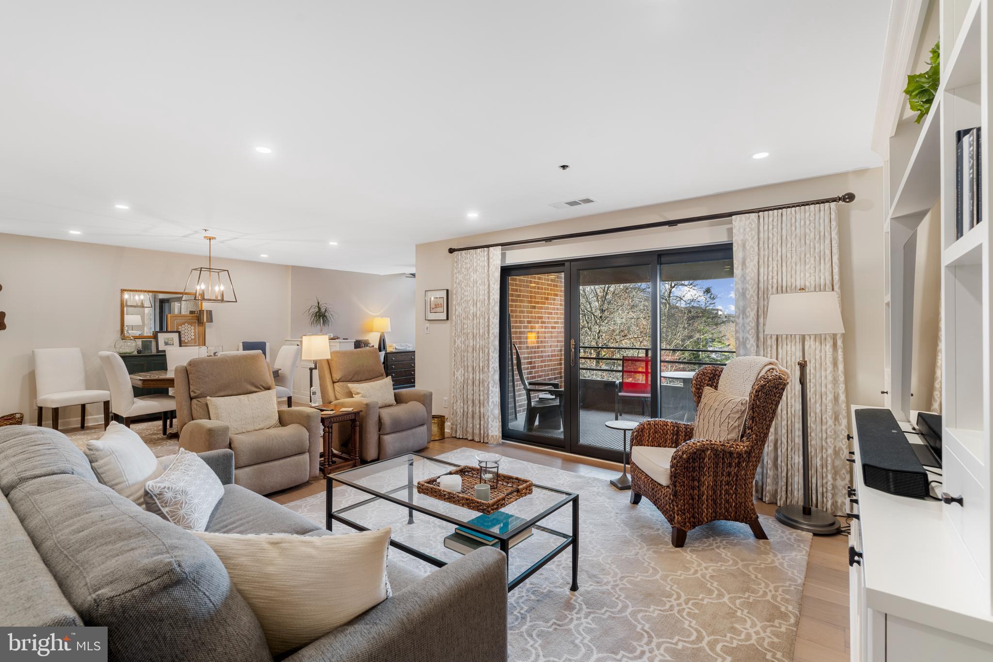 2 SOUTHERLY COURT 302