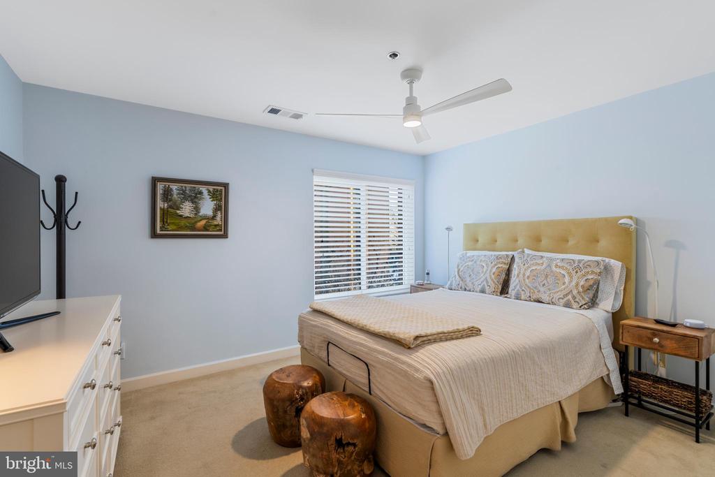 2 SOUTHERLY COURT 302