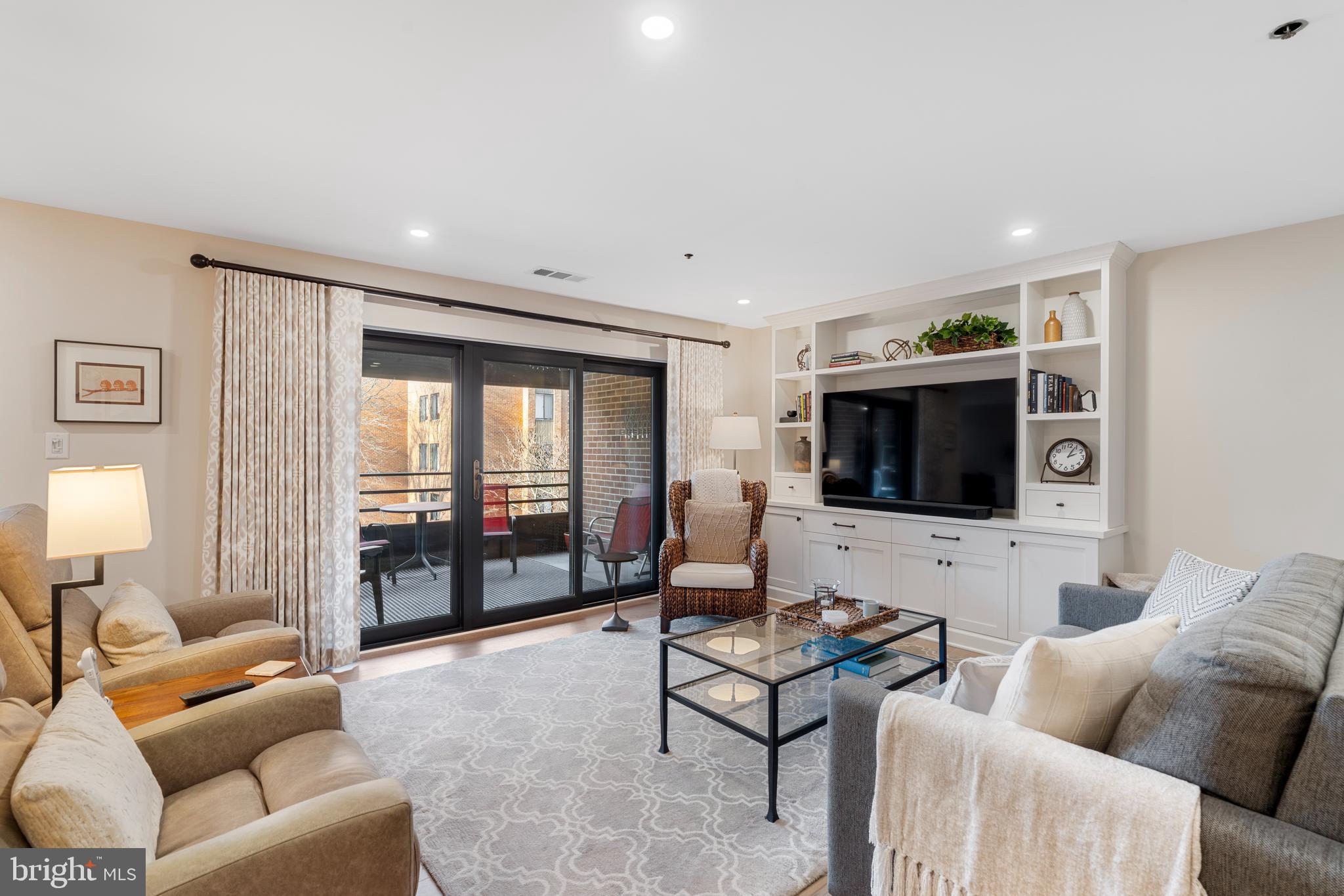 2 SOUTHERLY COURT 302