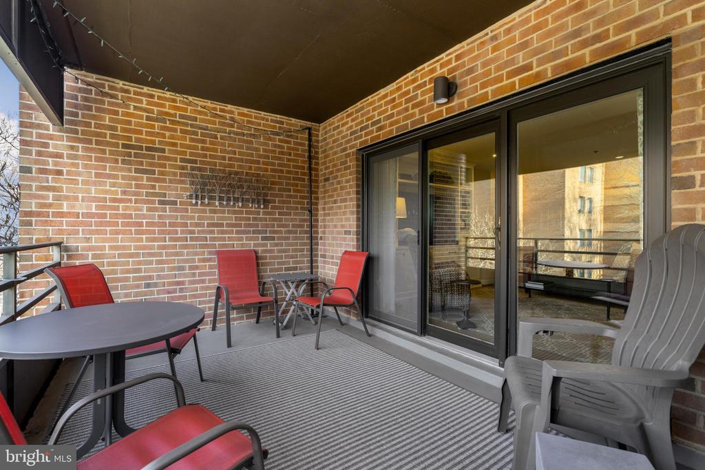 2 SOUTHERLY COURT 302