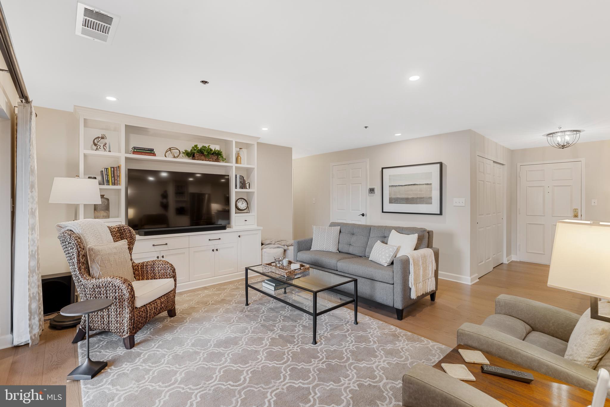 2 SOUTHERLY COURT 302