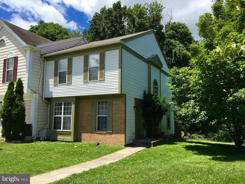 24 HIDDENCREEK COURT