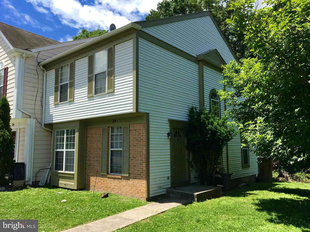 24 HIDDENCREEK COURT
