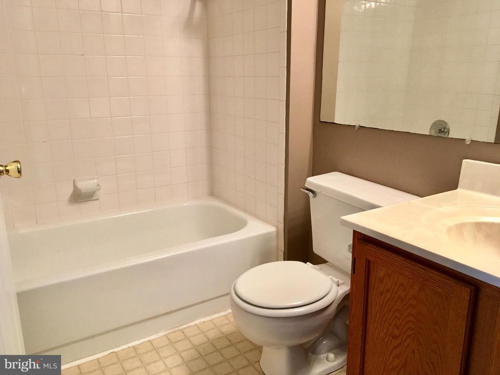 24 HIDDENCREEK COURT