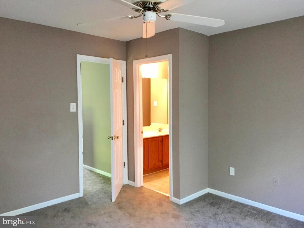 24 HIDDENCREEK COURT